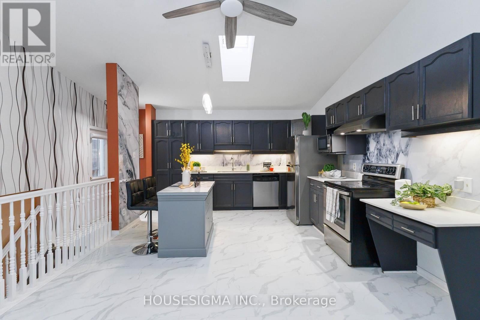 220 KILLARNEY GROVE Image 9