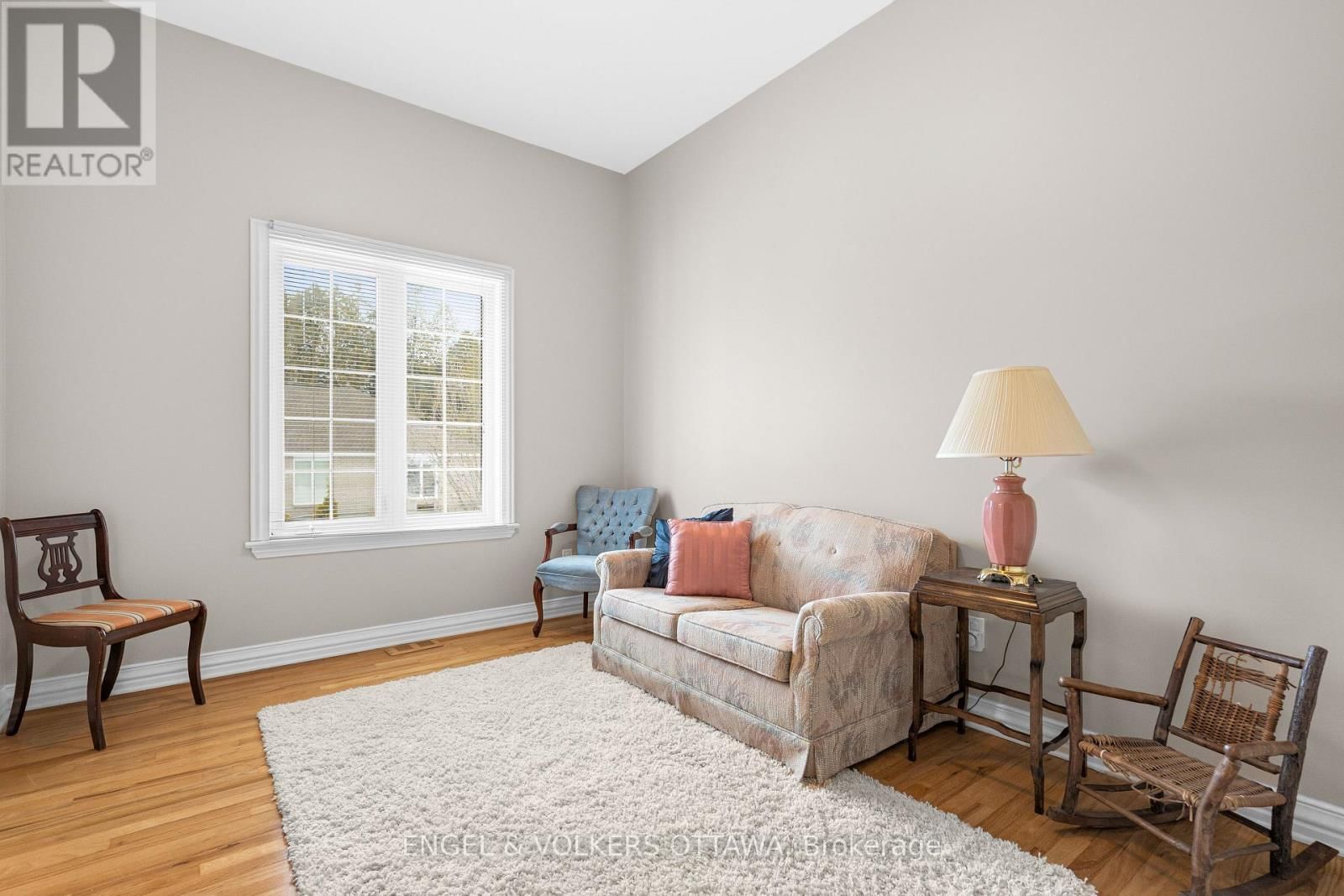 5 COUNTRYSIDE GREEN Image 27