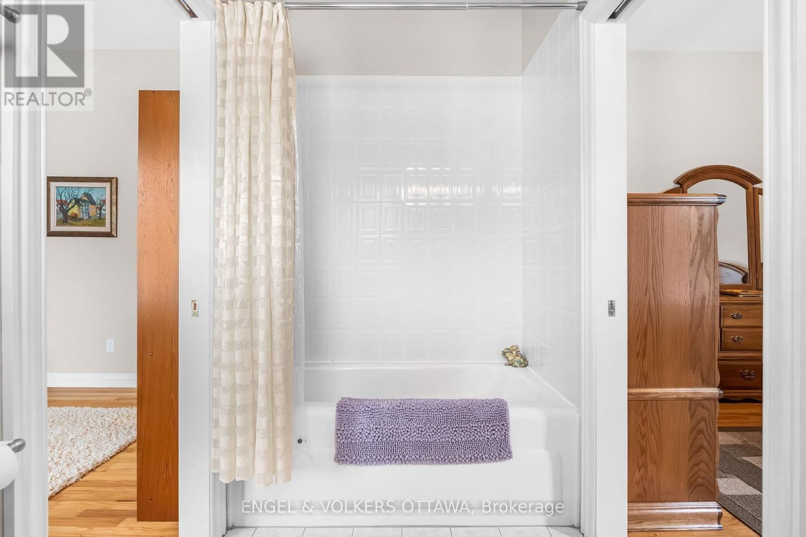 5 COUNTRYSIDE GREEN Image 29