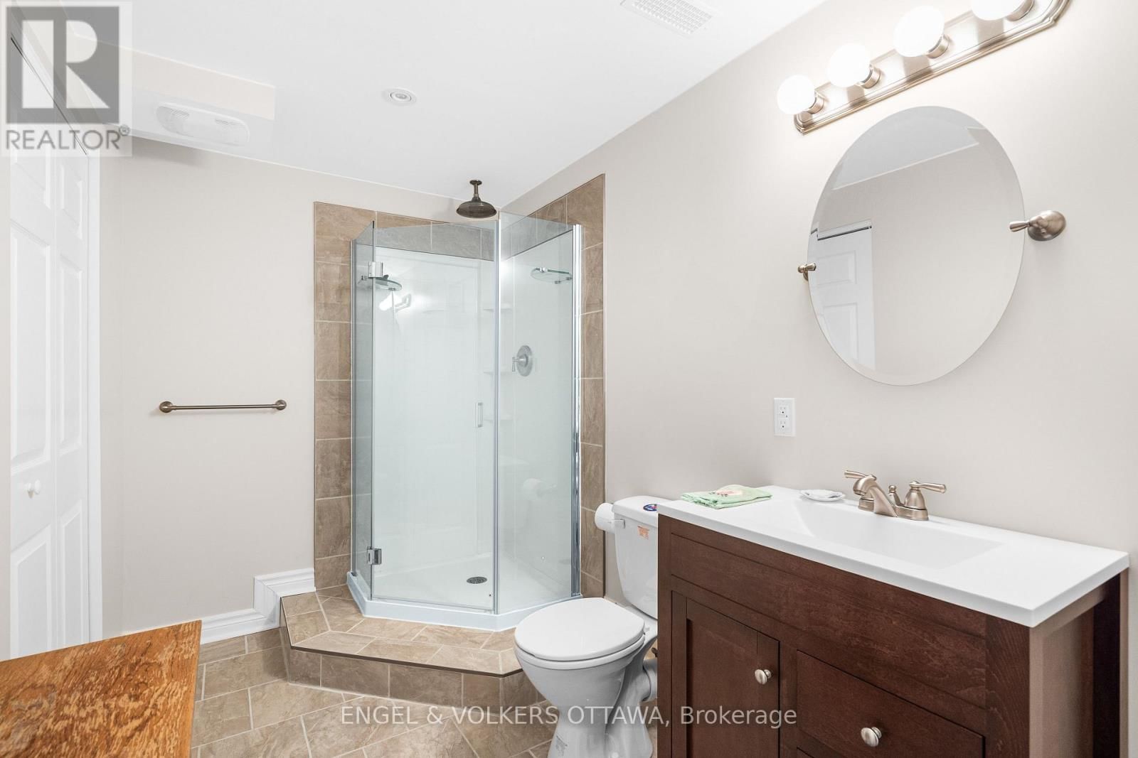 5 COUNTRYSIDE GREEN Image 40