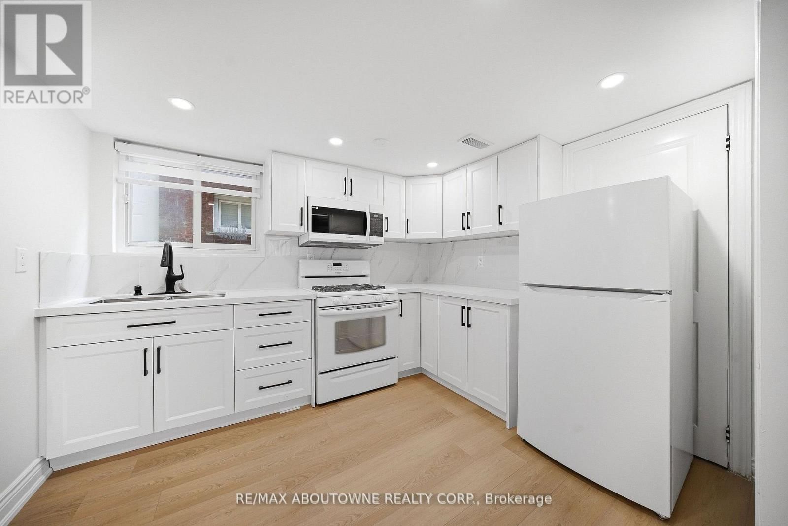 7238 PARKDALE STREET Image 15