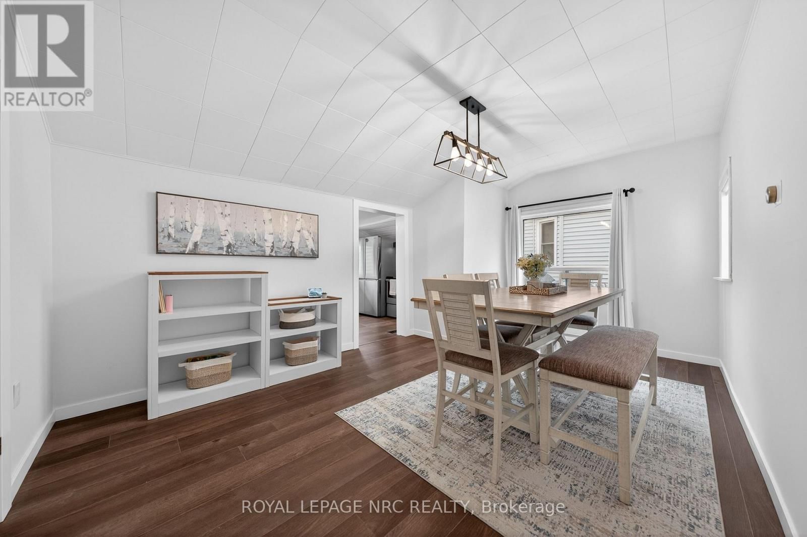 62 LOUISA STREET Image 10