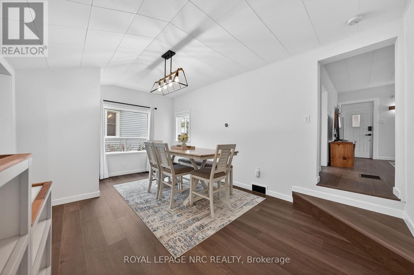 62 LOUISA STREET Image 11