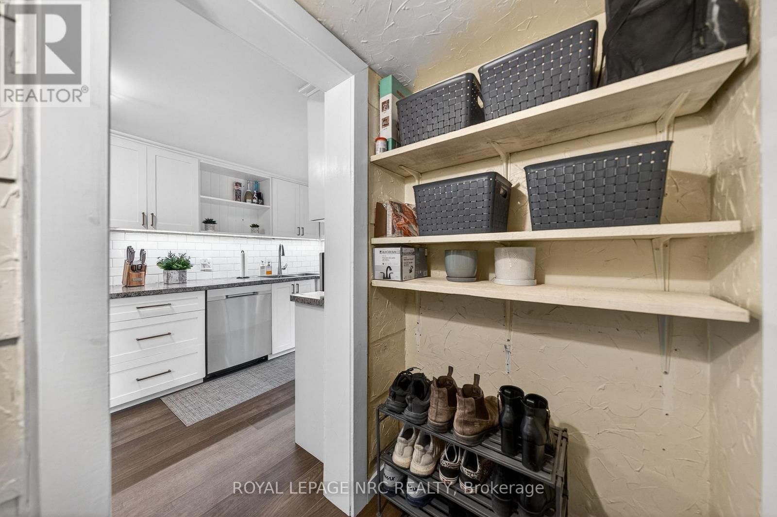 62 LOUISA STREET Image 18