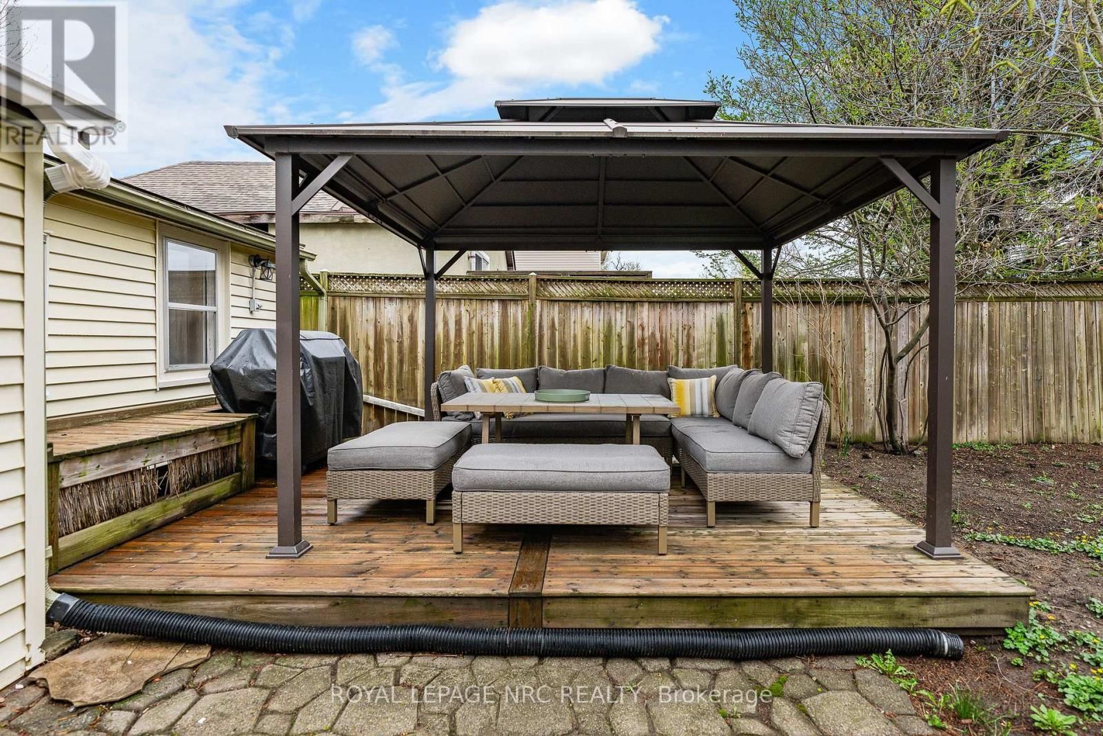 62 LOUISA STREET Image 29