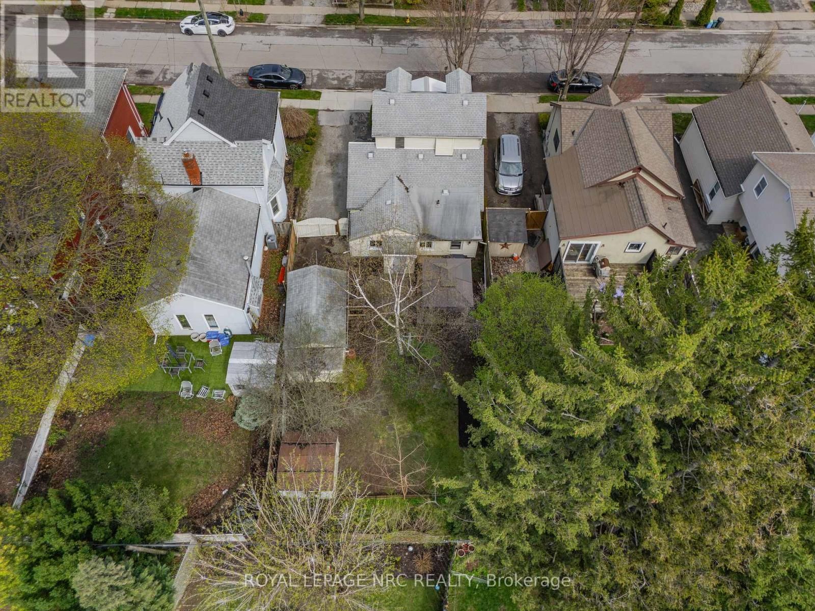 62 LOUISA STREET Image 33