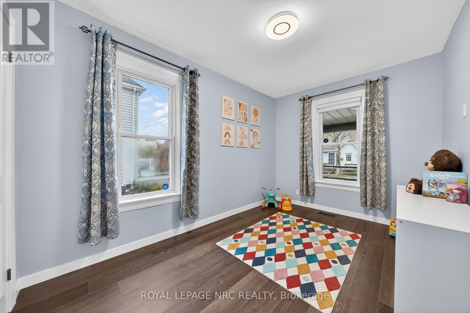 62 LOUISA STREET Image 8