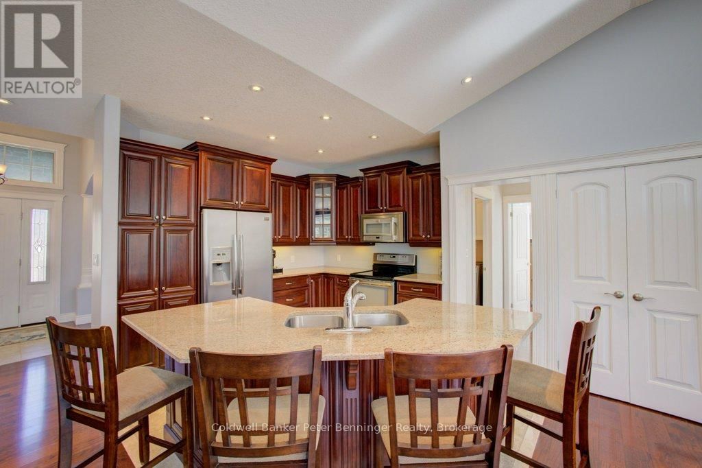 196 BIRCHWOOD AVENUE Image 17