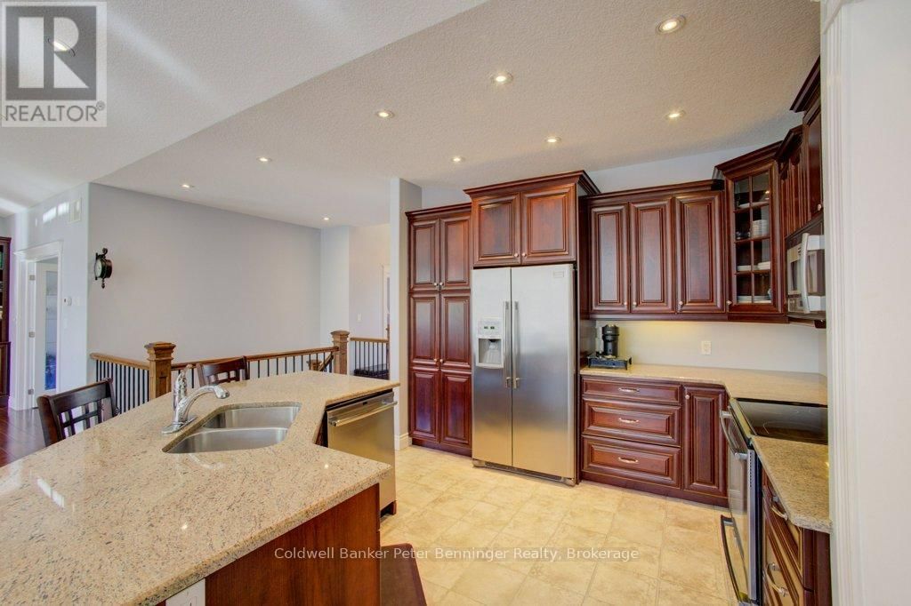 196 BIRCHWOOD AVENUE Image 18