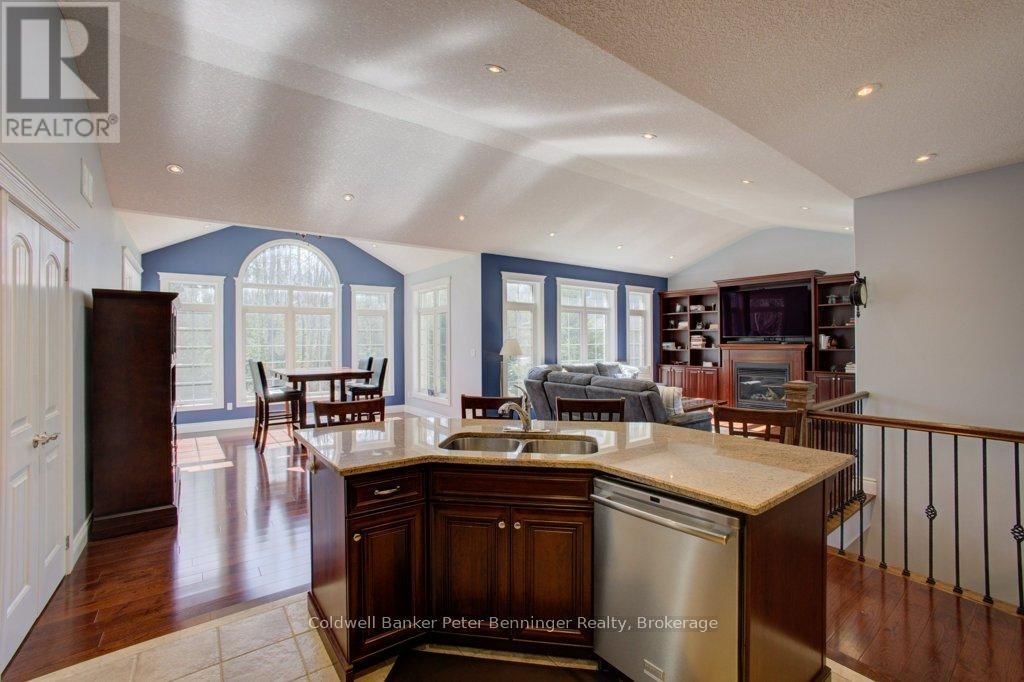 196 BIRCHWOOD AVENUE Image 19