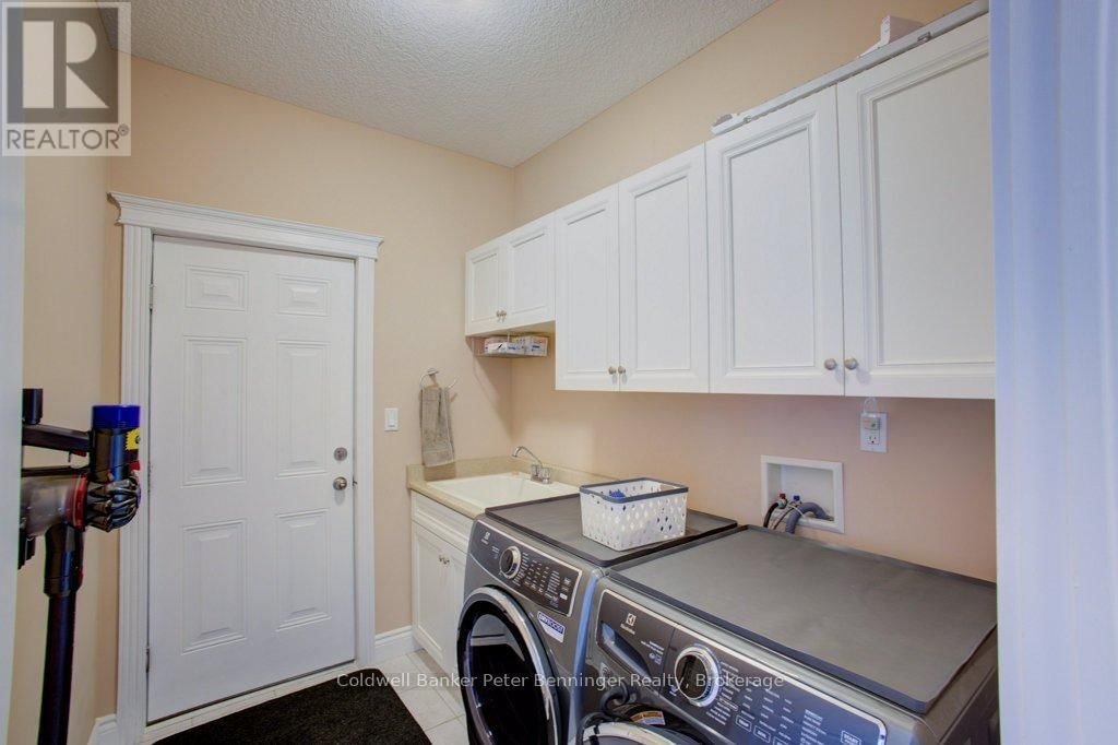 196 BIRCHWOOD AVENUE Image 24