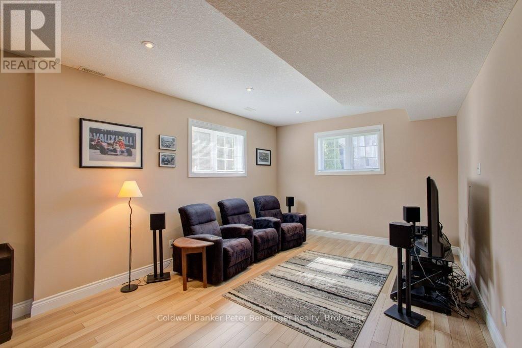 196 BIRCHWOOD AVENUE Image 26