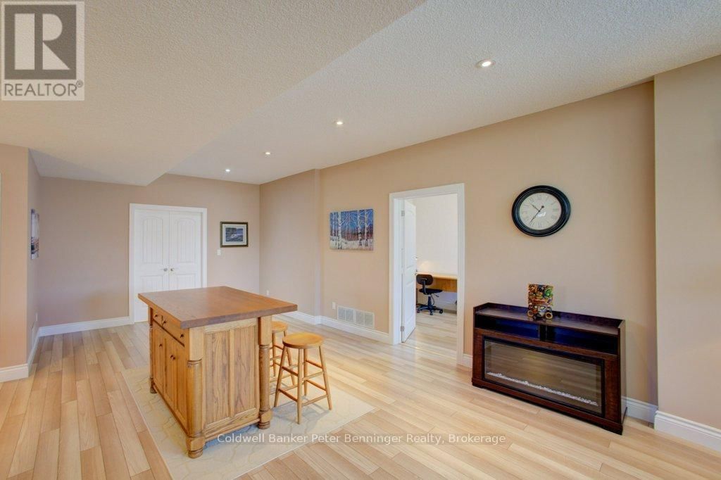 196 BIRCHWOOD AVENUE Image 28