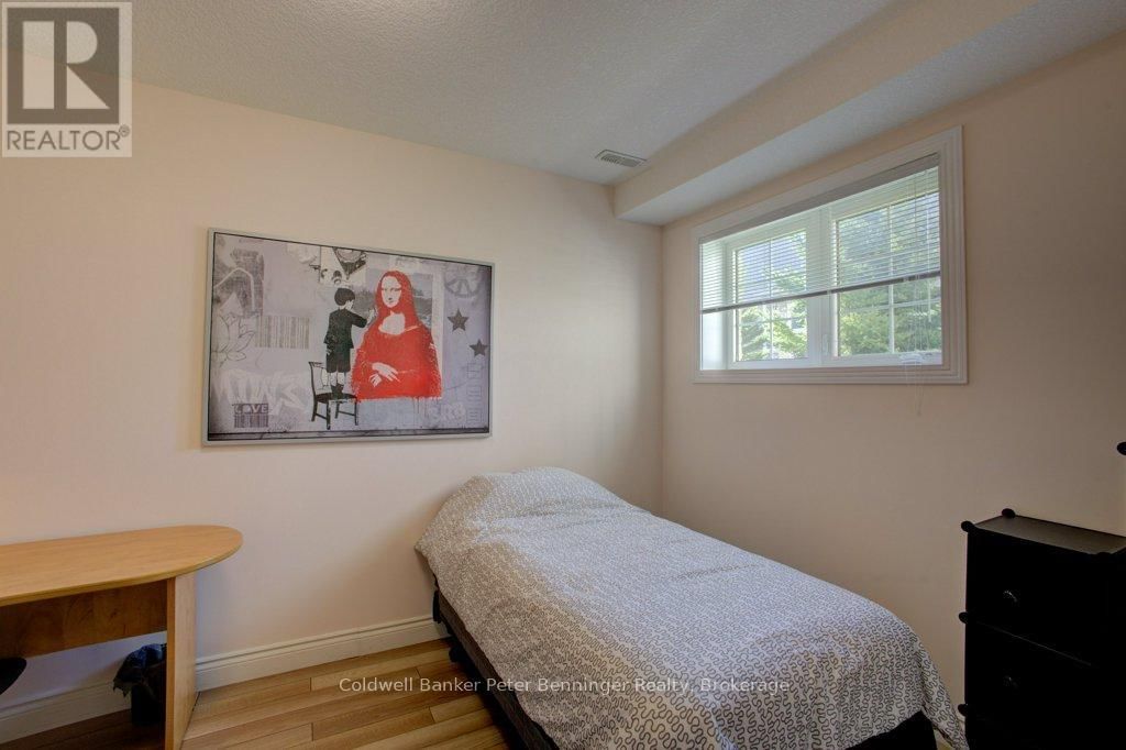 196 BIRCHWOOD AVENUE Image 38