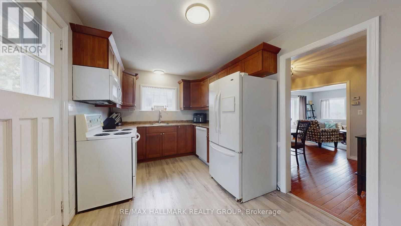 24 SCHOFIELD AVENUE Image 14