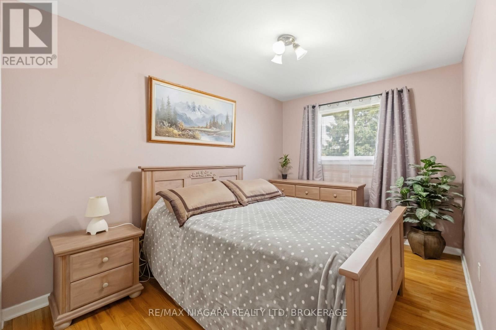 4 ROSSIE PLACE Image 12