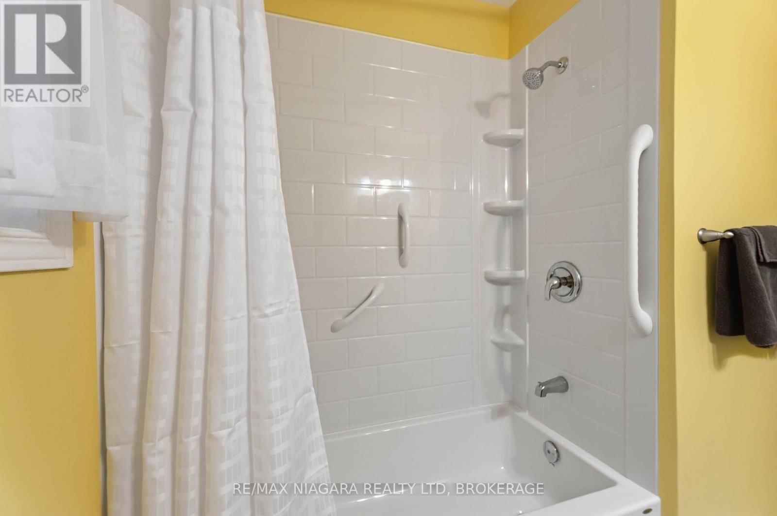 4 ROSSIE PLACE Image 14