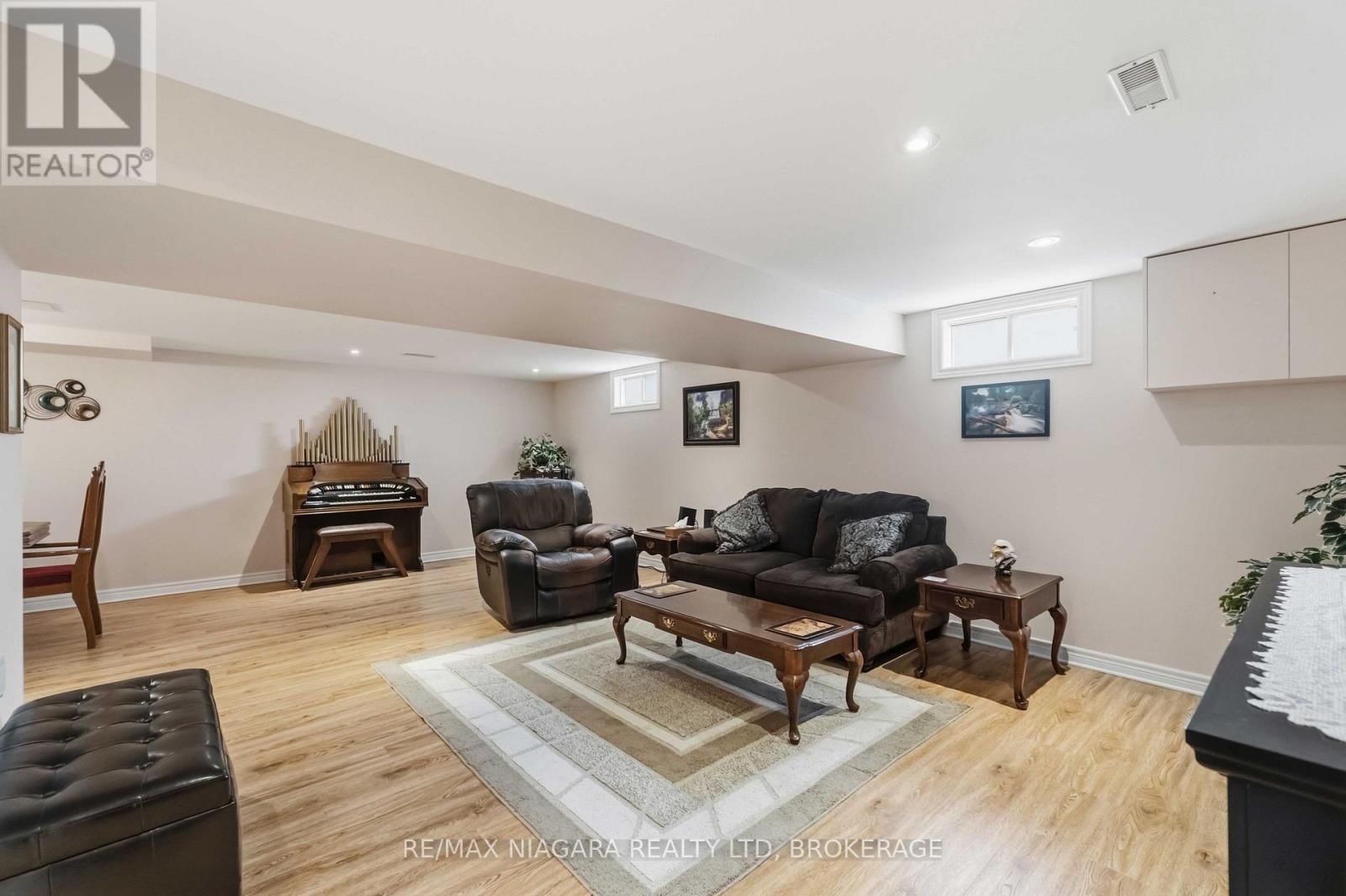 4 ROSSIE PLACE Image 15