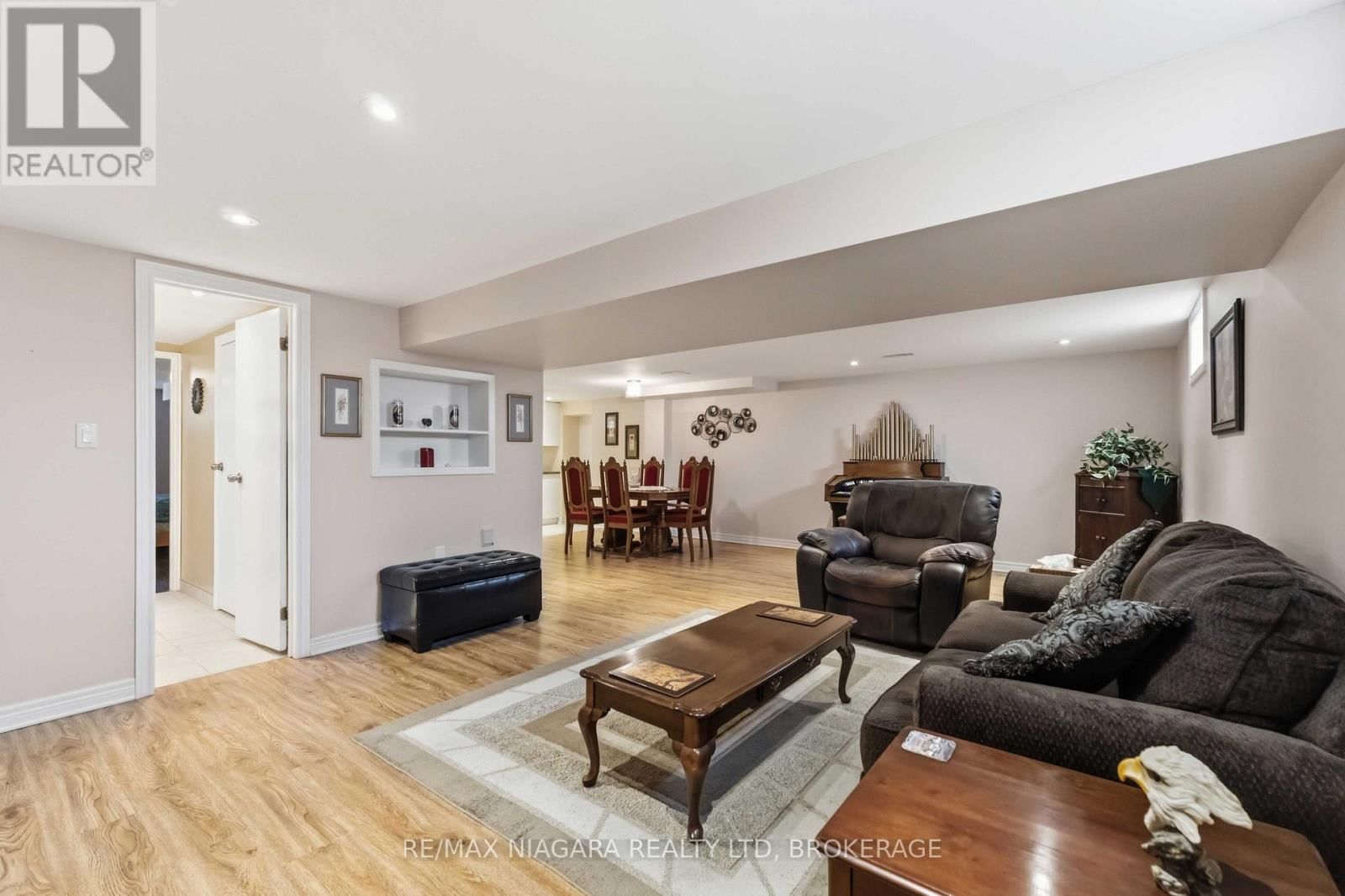 4 ROSSIE PLACE Image 16