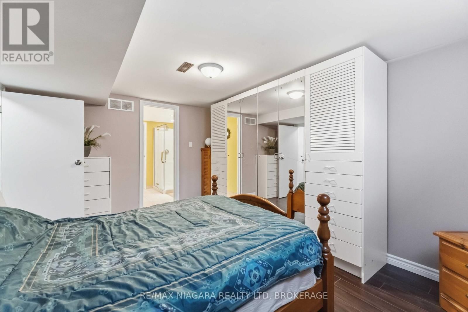 4 ROSSIE PLACE Image 23