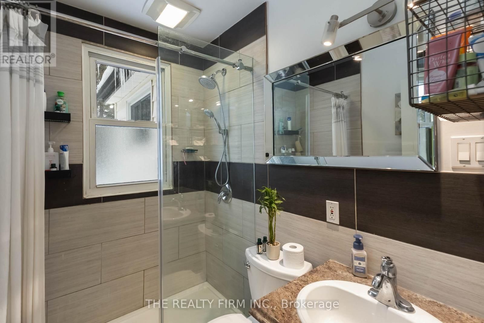 352 HALE STREET Image 10