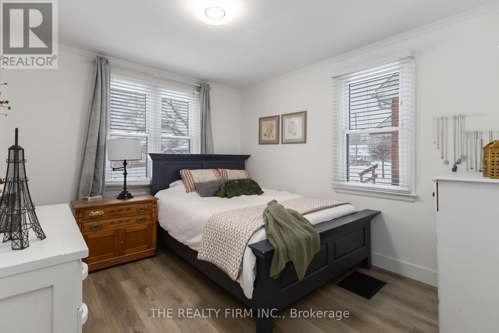 352 HALE STREET Image 12