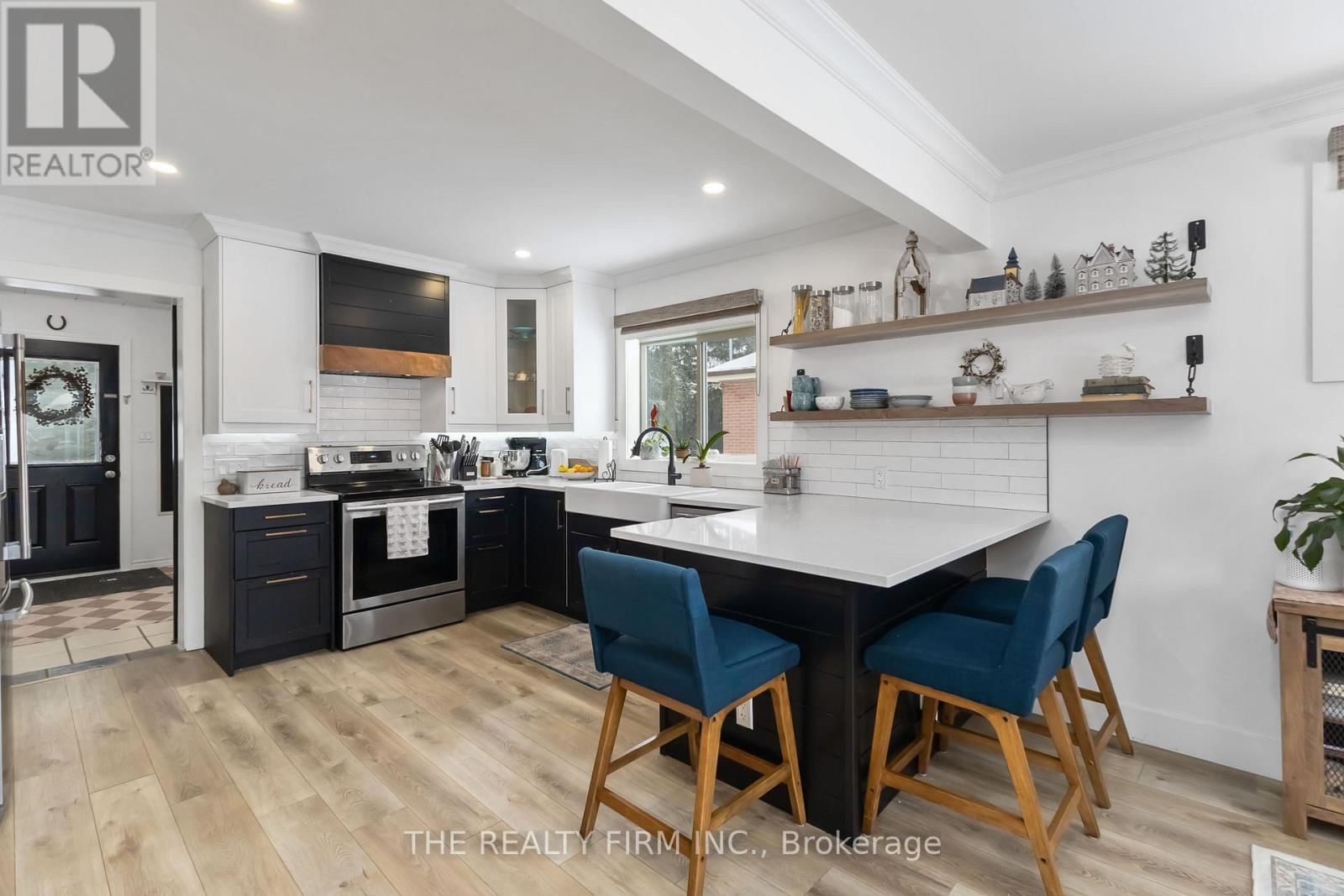 352 HALE STREET Image 15