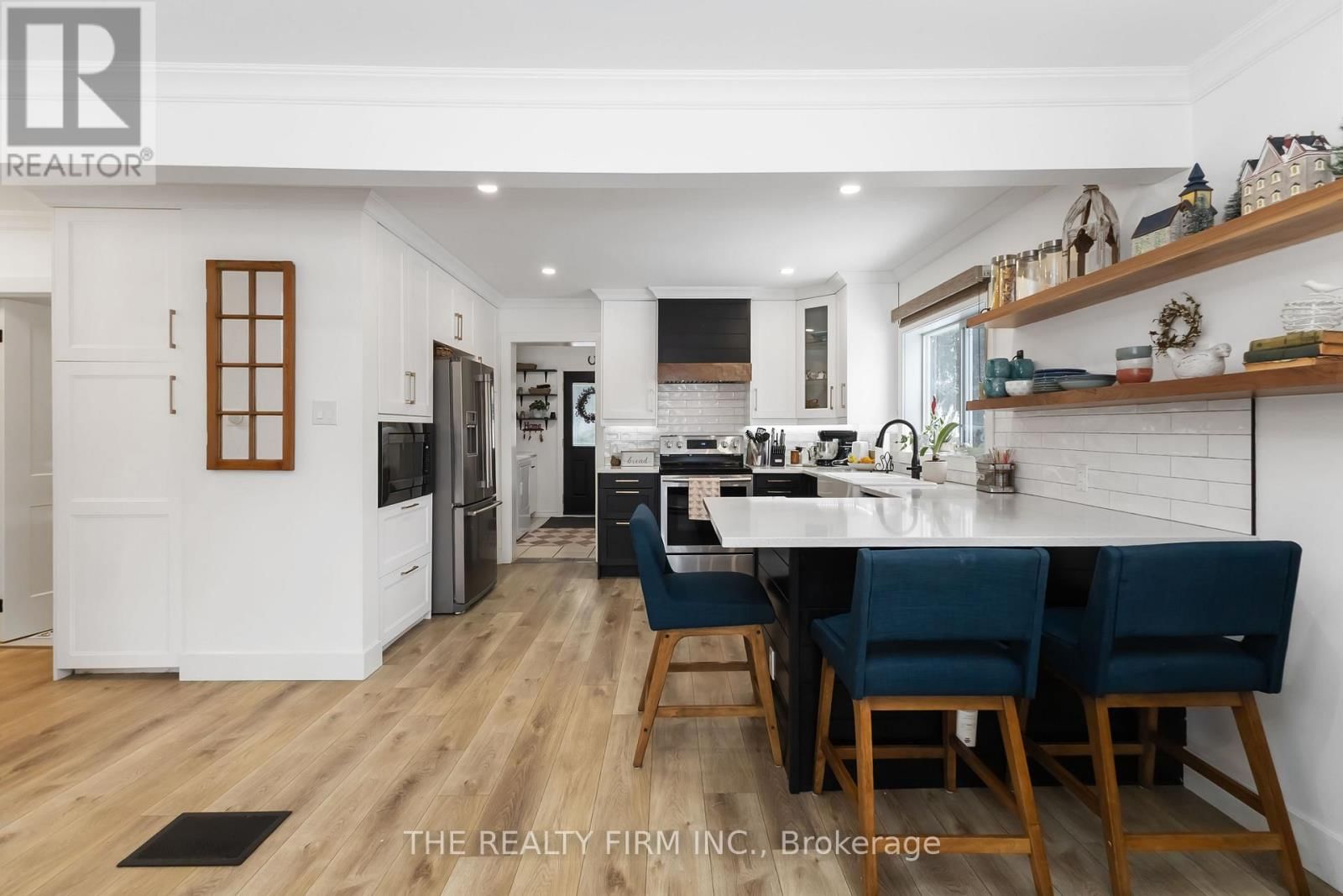 352 HALE STREET Image 18