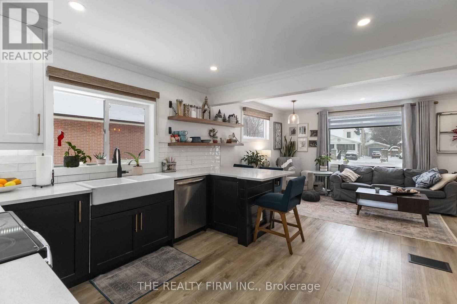 352 HALE STREET Image 20