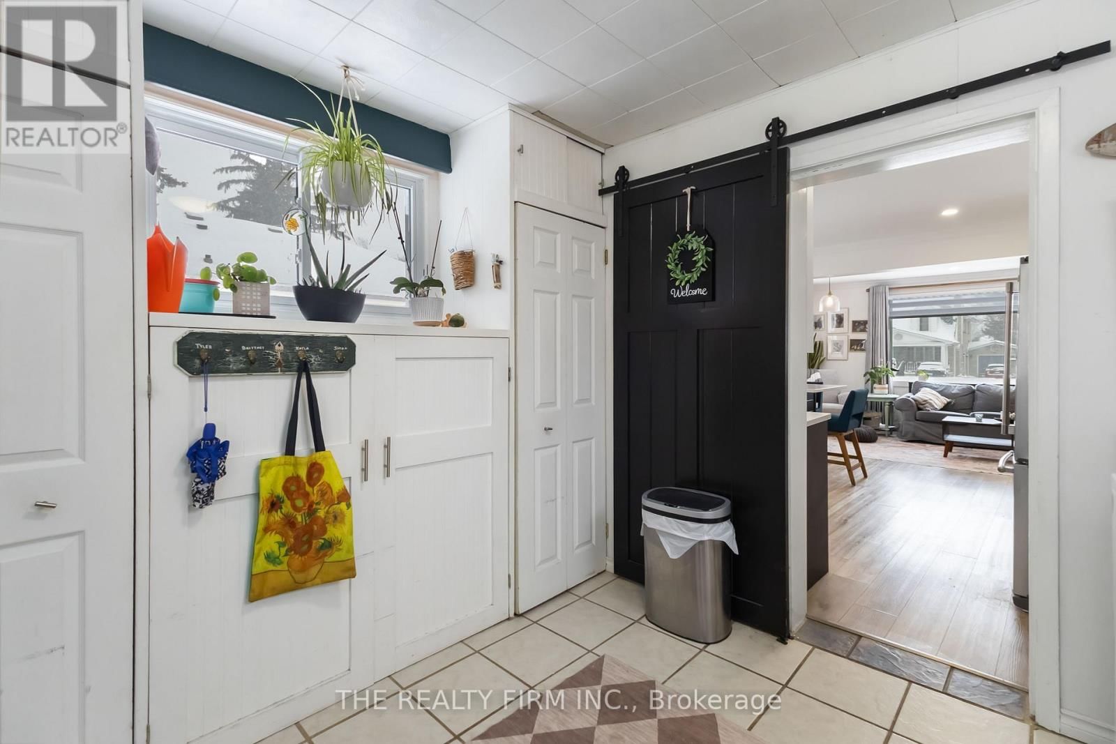 352 HALE STREET Image 25