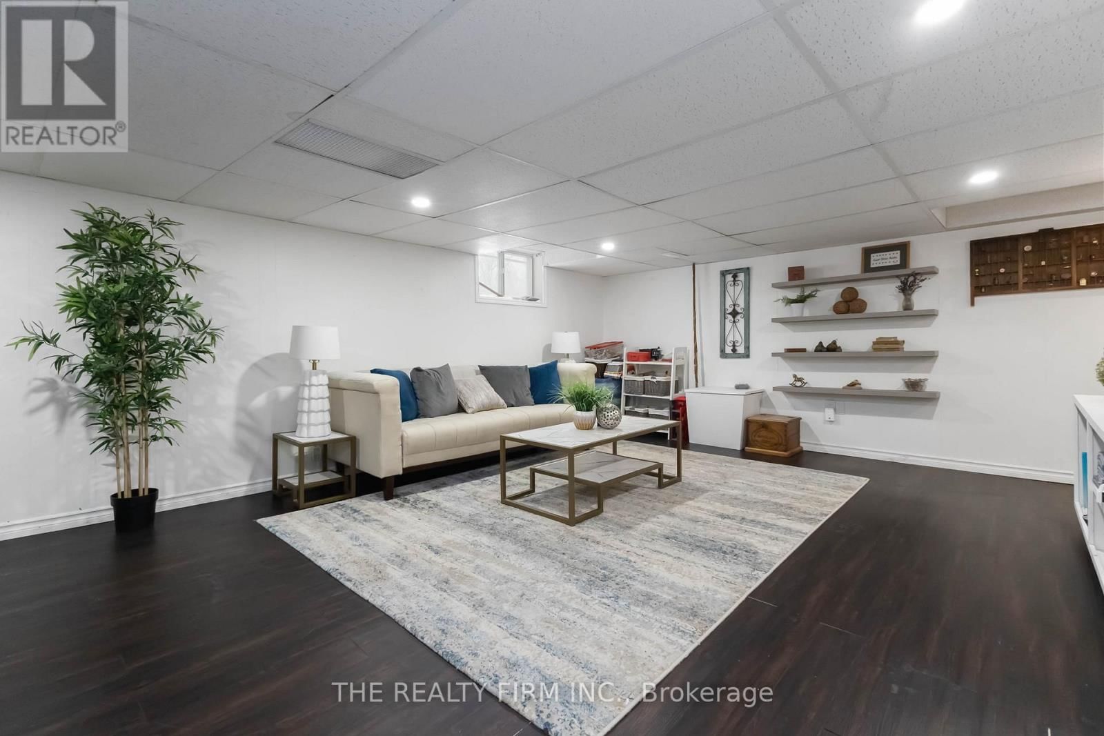 352 HALE STREET Image 32