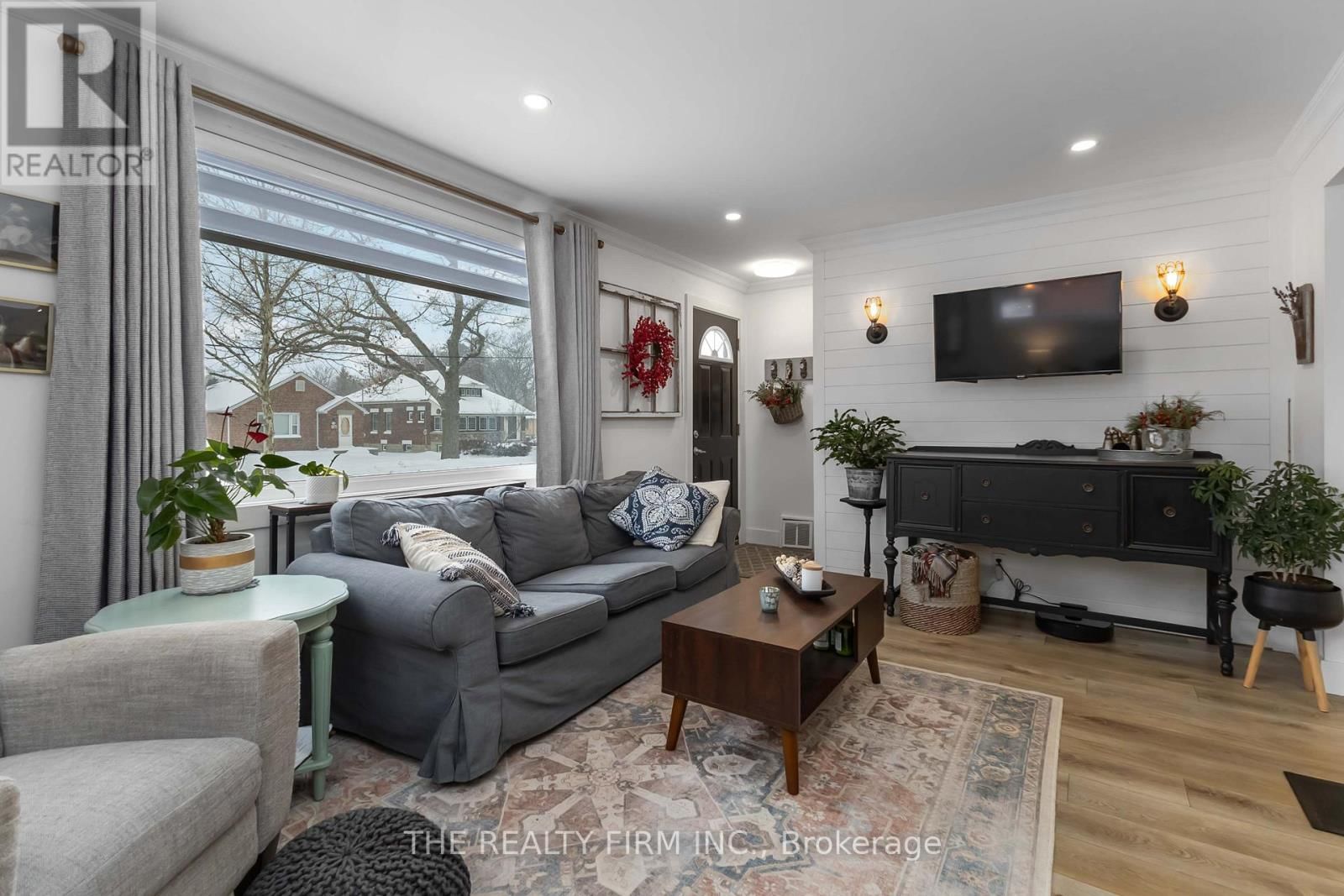 352 HALE STREET Image 6