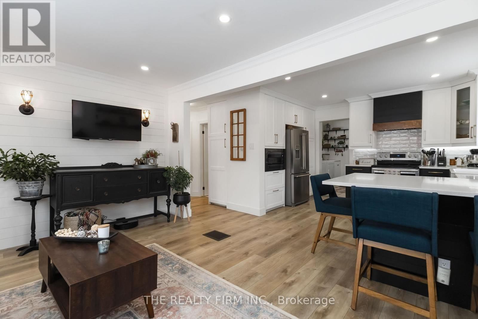 352 HALE STREET Image 8