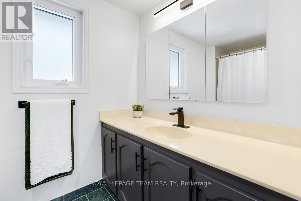 28 HOLITMAN DRIVE Image 15