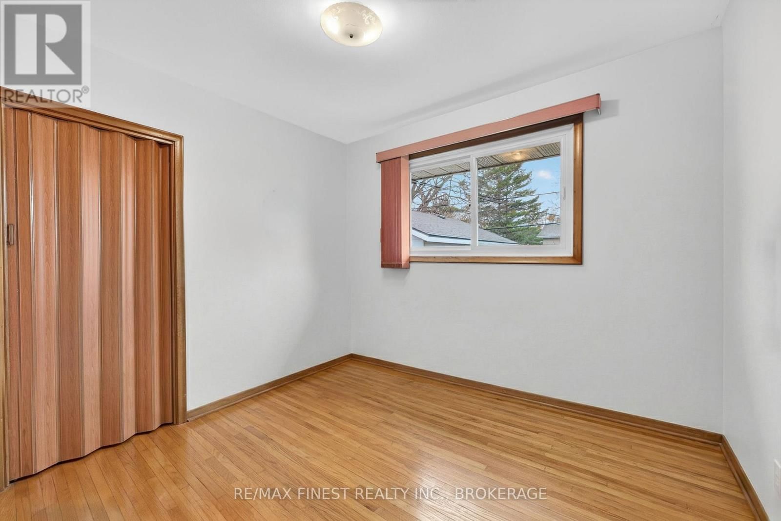 30 OXFORD CRESCENT Image 16