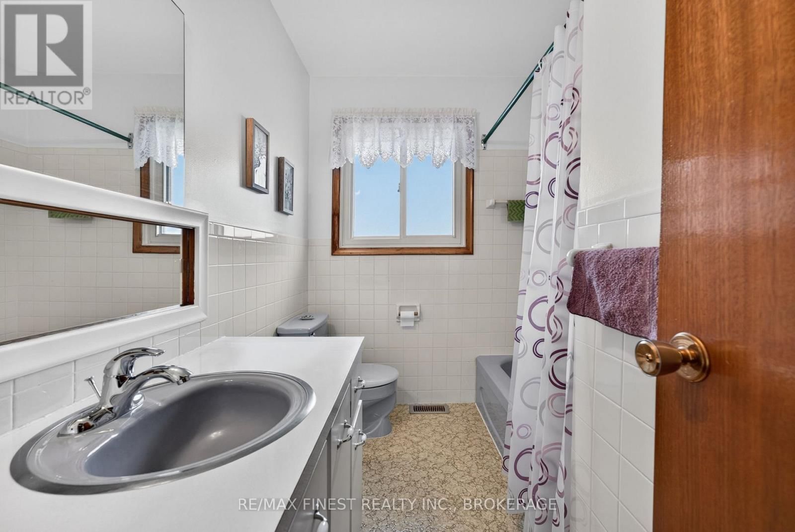 30 OXFORD CRESCENT Image 19