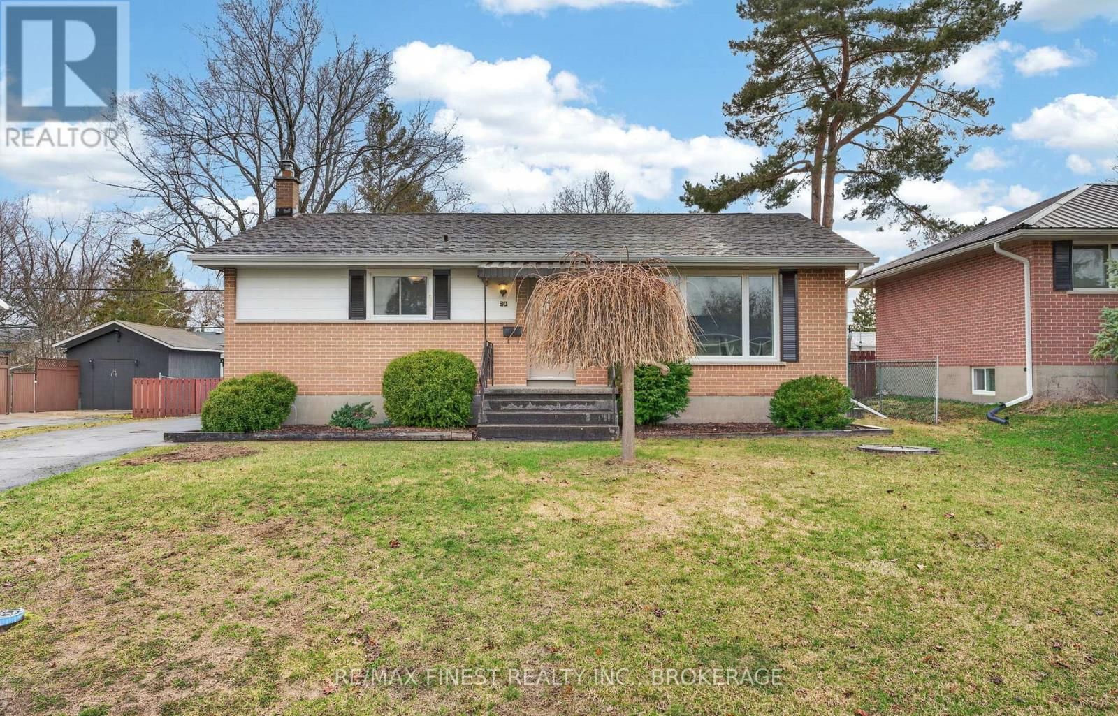 30 OXFORD CRESCENT Image 2