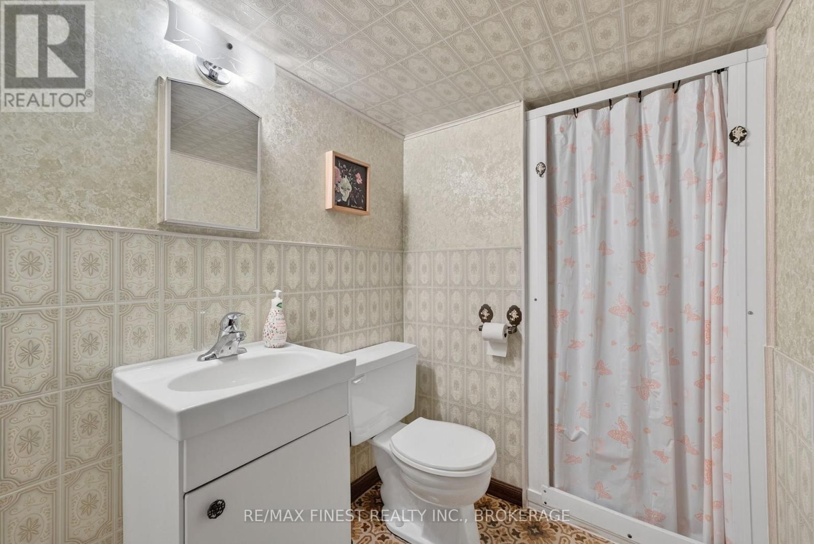 30 OXFORD CRESCENT Image 24