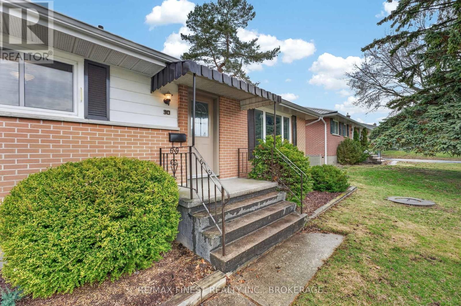 30 OXFORD CRESCENT Image 3