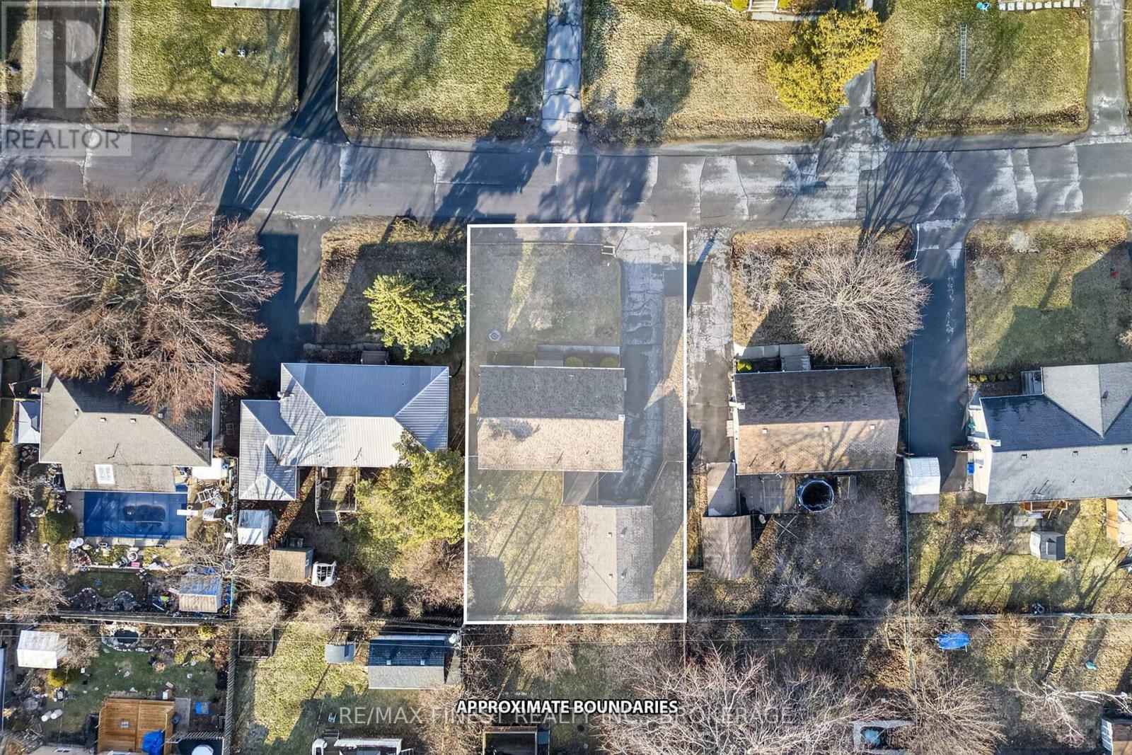 30 OXFORD CRESCENT Image 30