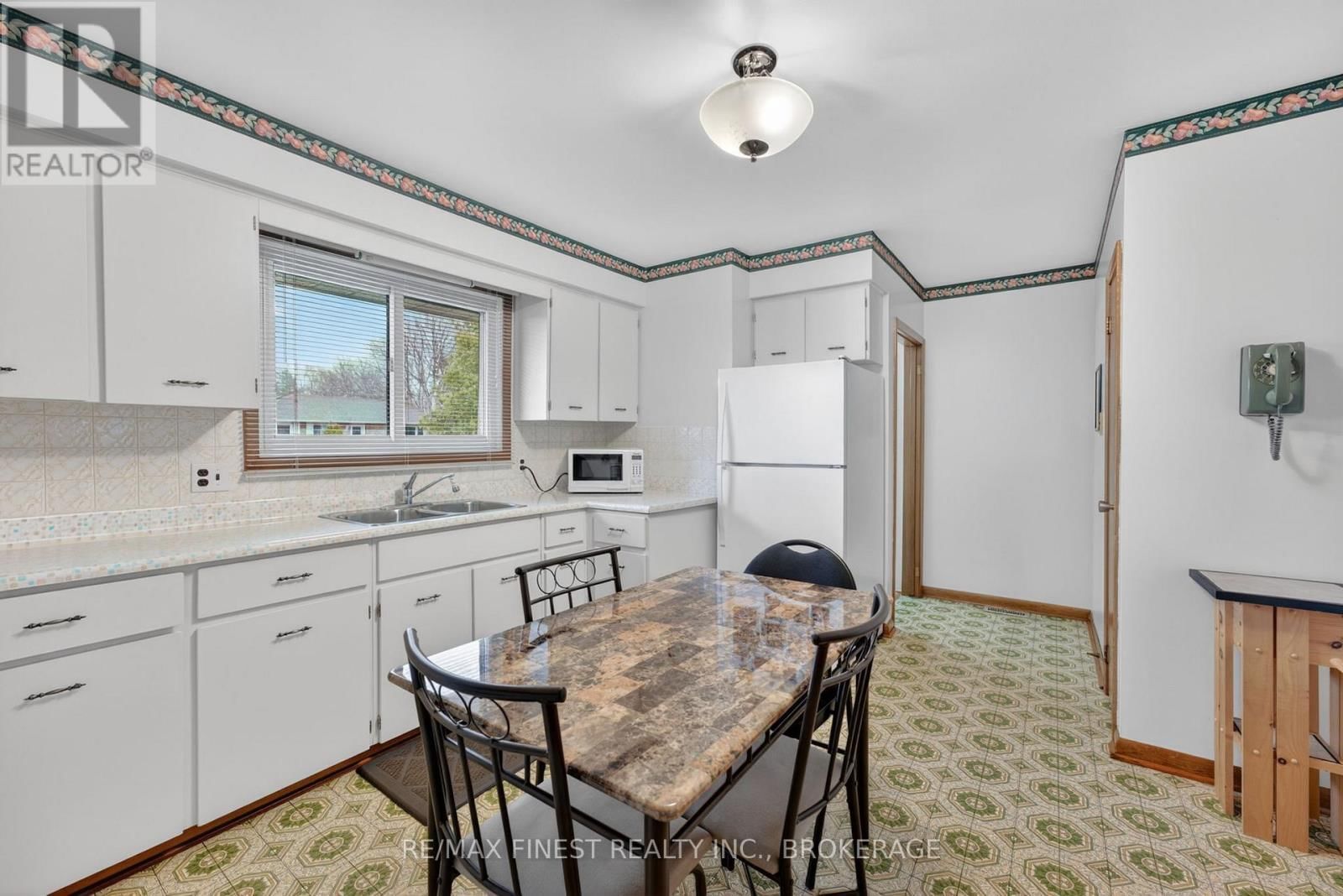 30 OXFORD CRESCENT Image 8