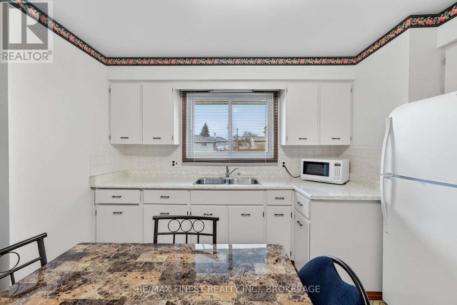 30 OXFORD CRESCENT Image 9