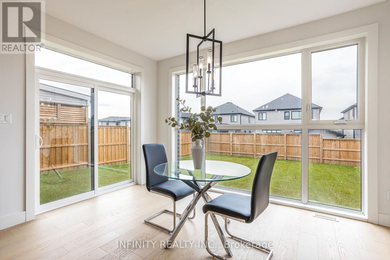 157 CRESTVIEW DRIVE Image 18