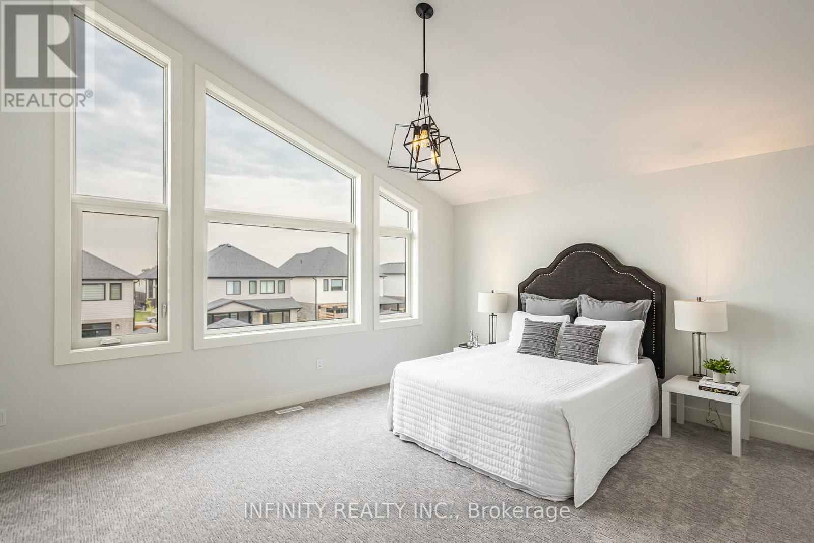 157 CRESTVIEW DRIVE Image 23