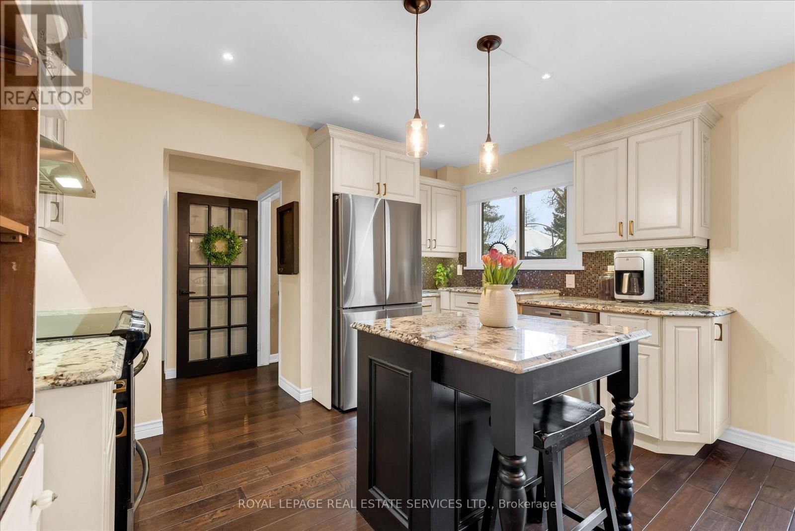 20 CASABLANCA BOULEVARD Image 13