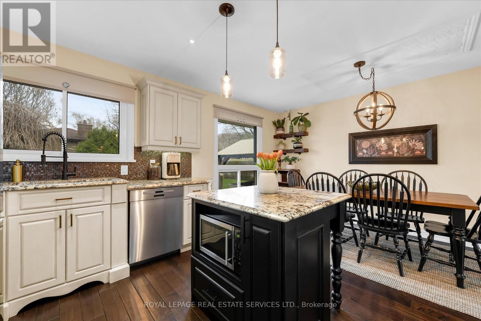 20 CASABLANCA BOULEVARD Image 14