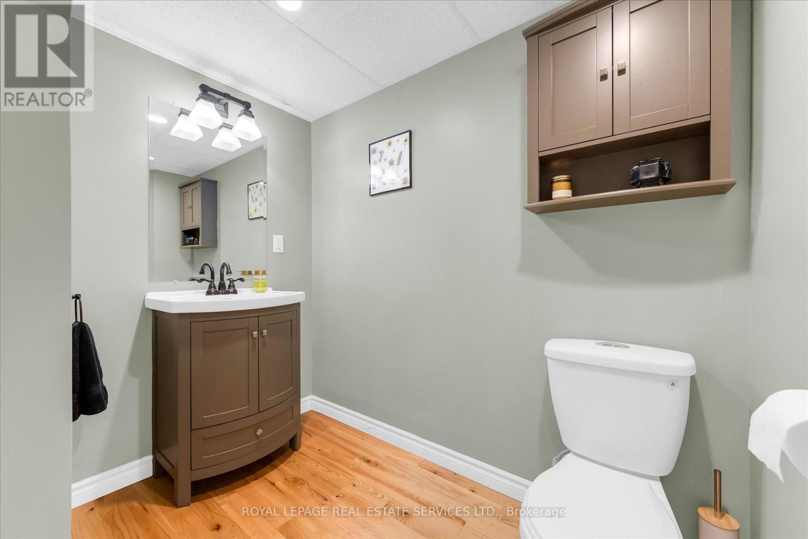 20 CASABLANCA BOULEVARD Image 29