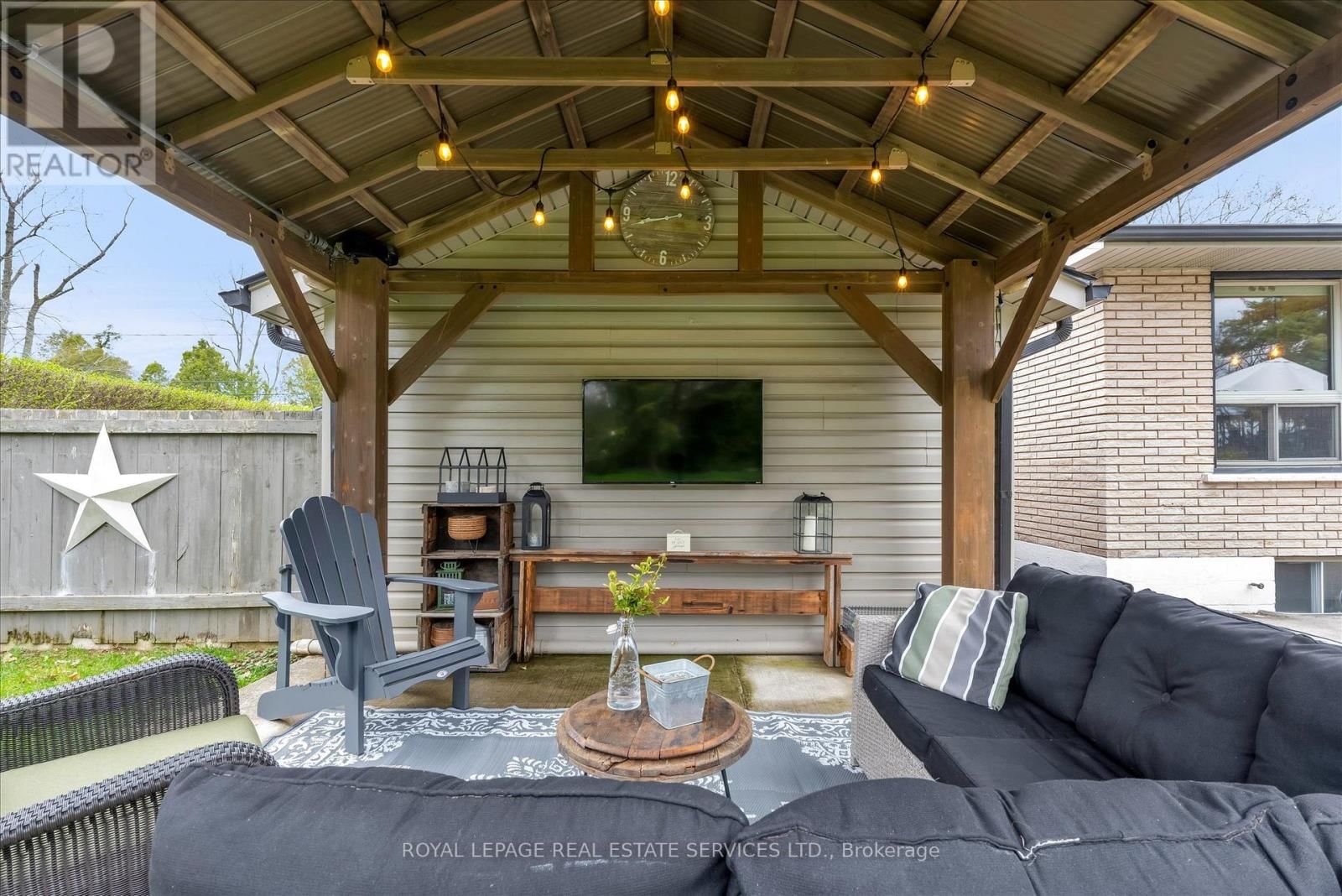 20 CASABLANCA BOULEVARD Image 38