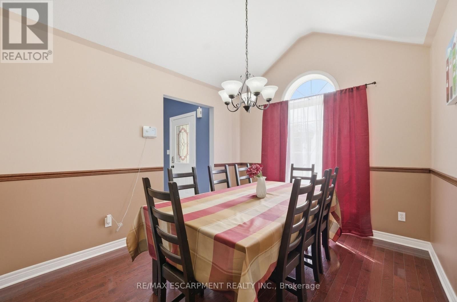 426 BARRINGTON COURT Image 12