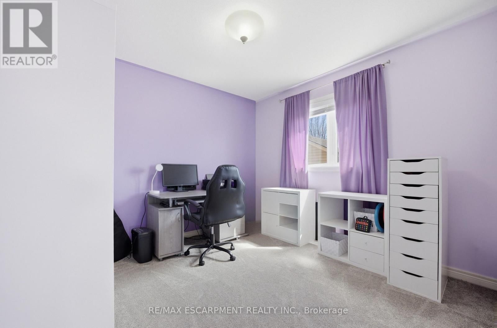 426 BARRINGTON COURT Image 24